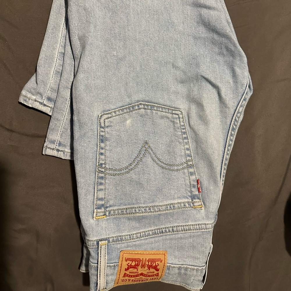 501 wedgie skinny levi light blue jeans
